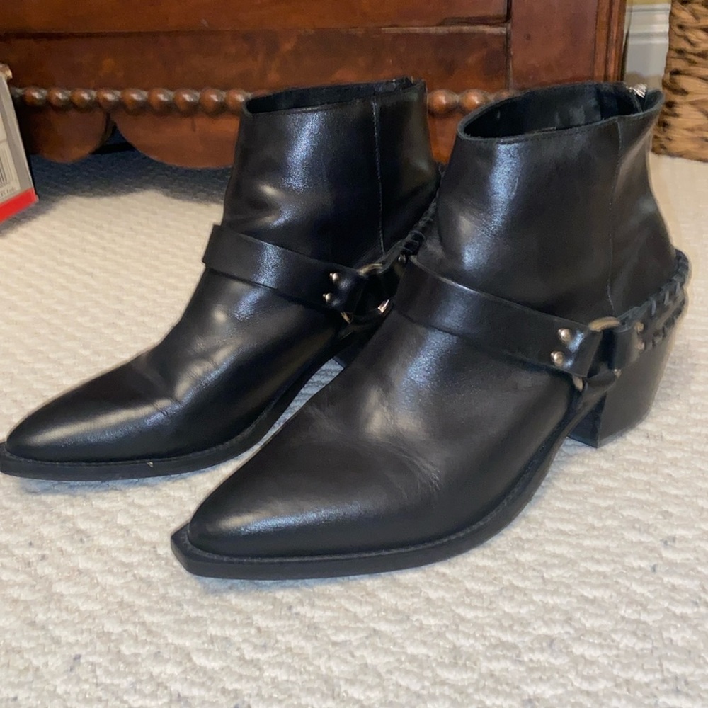 Brusque Black Leather Back Zip Ankle Boots
